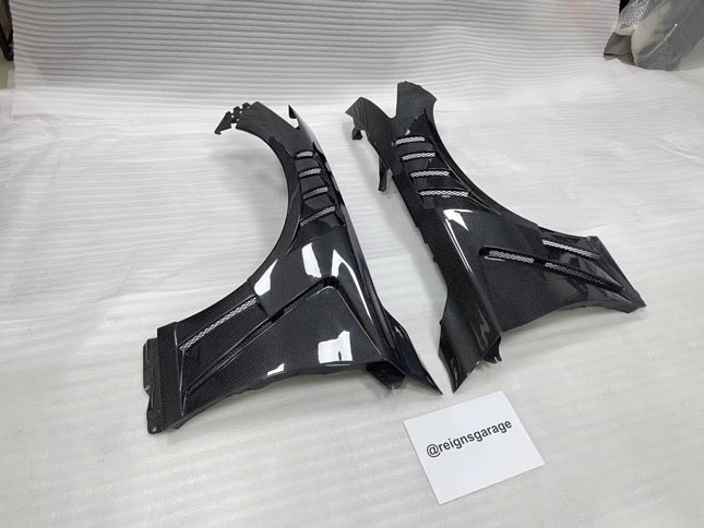 Q50 Carbon Fenders