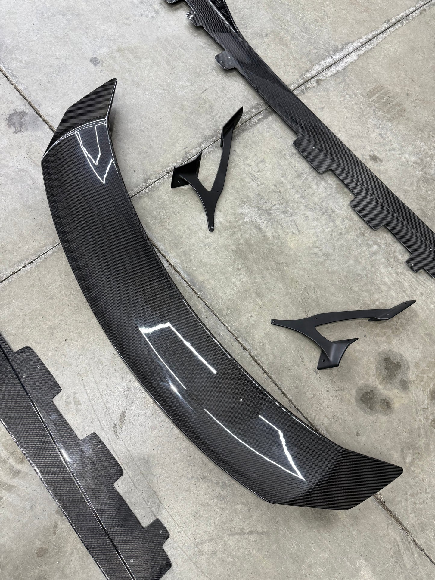 LC500 Carbon Lip Set