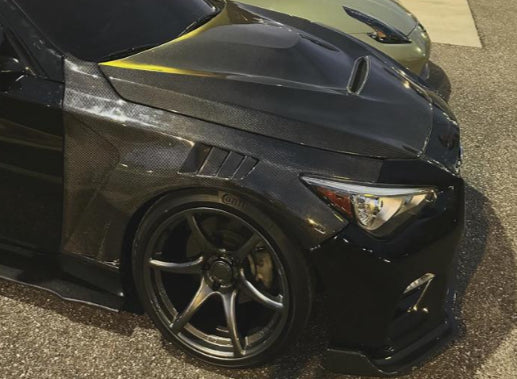 Q50 Carbon Fenders