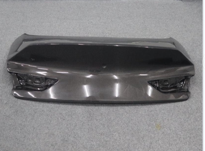 Q60 Carbon Trunk