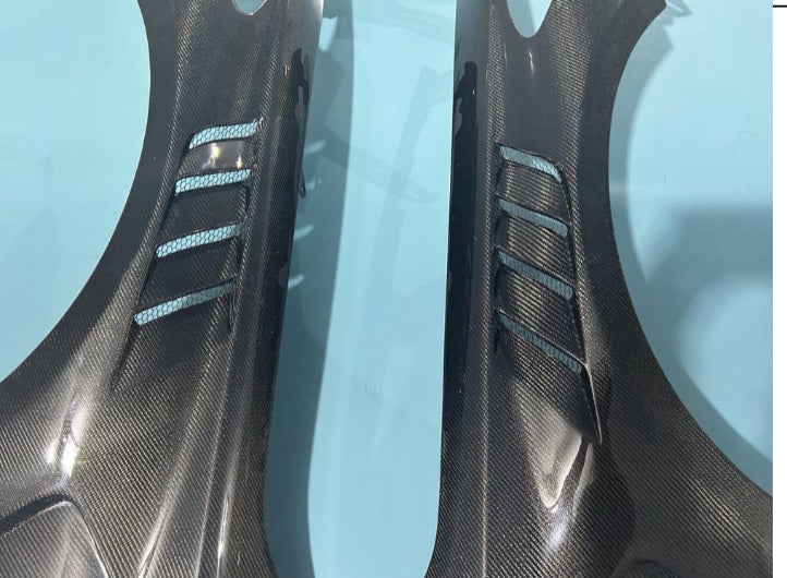 Q60 Carbon Fenders