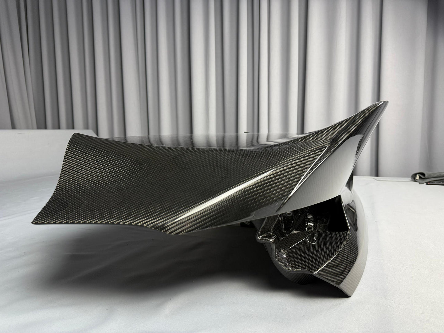 Dry Carbon F92/F93 CSL Trunk