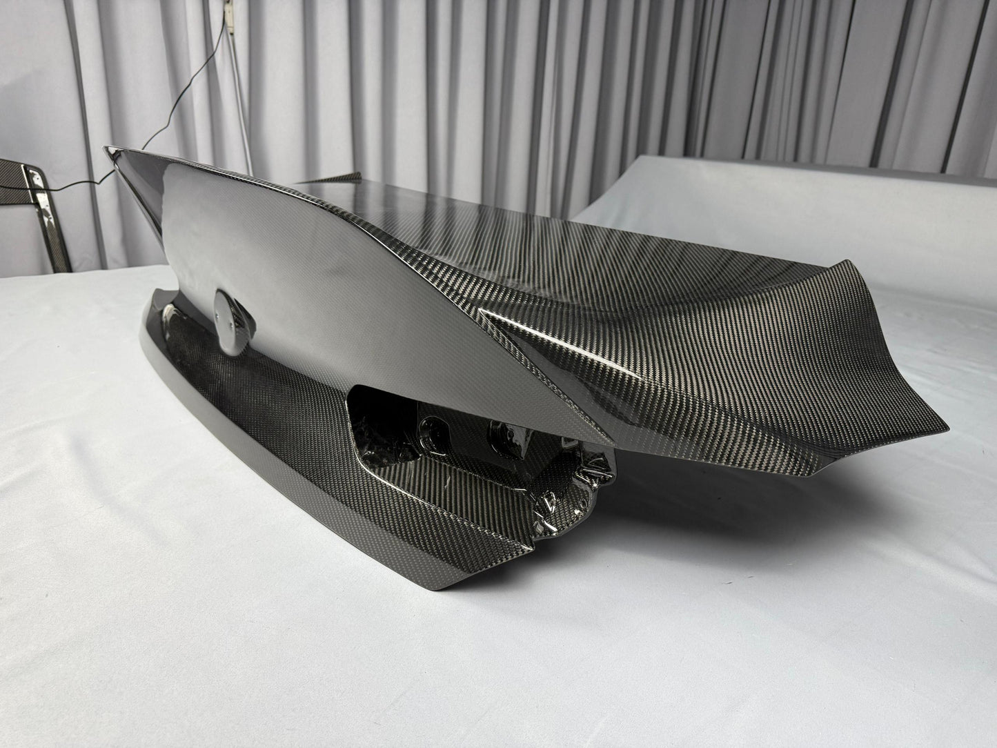 Dry Carbon F92/F93 CSL Trunk